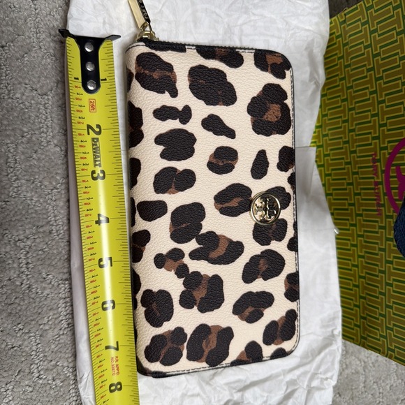 NWT Tory Burch Robinson Printed Zip Continental Wallet In Ocelot Leopard Print - Picture 2 of 12